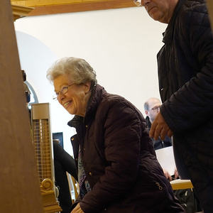 Wolfgang Kreuzhuber und eine Teilnehmerin am Ökumenischen Orgelseminar in Rutzenmoos