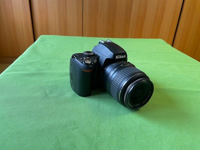 Fotoaparat auf grünem Tuch