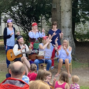 Begrüßungslied 'Hallo griaß di' mit Gebärden