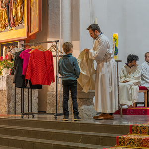 Der Christkönigssonntag 2022 stand ganz im Zeichen der MinistrantInnen: es wurde ihnen für den Dienst gedankt und zwei neue Minis wurden feierlich aufgenommen.