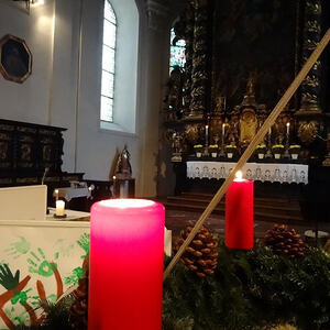 ... sehet, die zweite Kerze brennt!