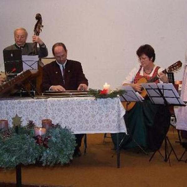 Advent mit Kuchltischmusi und Puchenauer Dreigsang