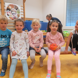 Die Bäuerinnen besuchten die Schulanfänger