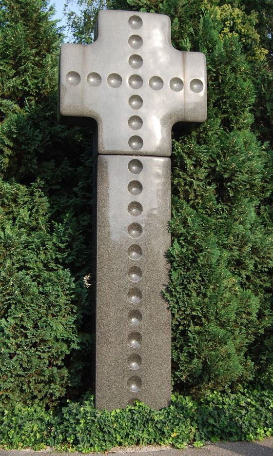 Kreuz am Barbarafriedhof