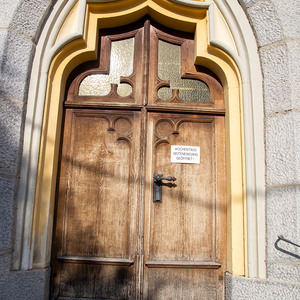 Kirchentür, gefertigt vom Erwin Kremsleitners Großvater