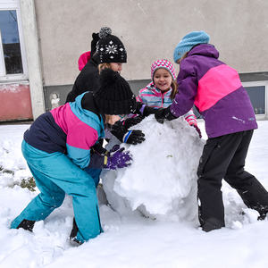 Die Jungschar Kirchdorf mit Schneespielen in der Gruppenstunde