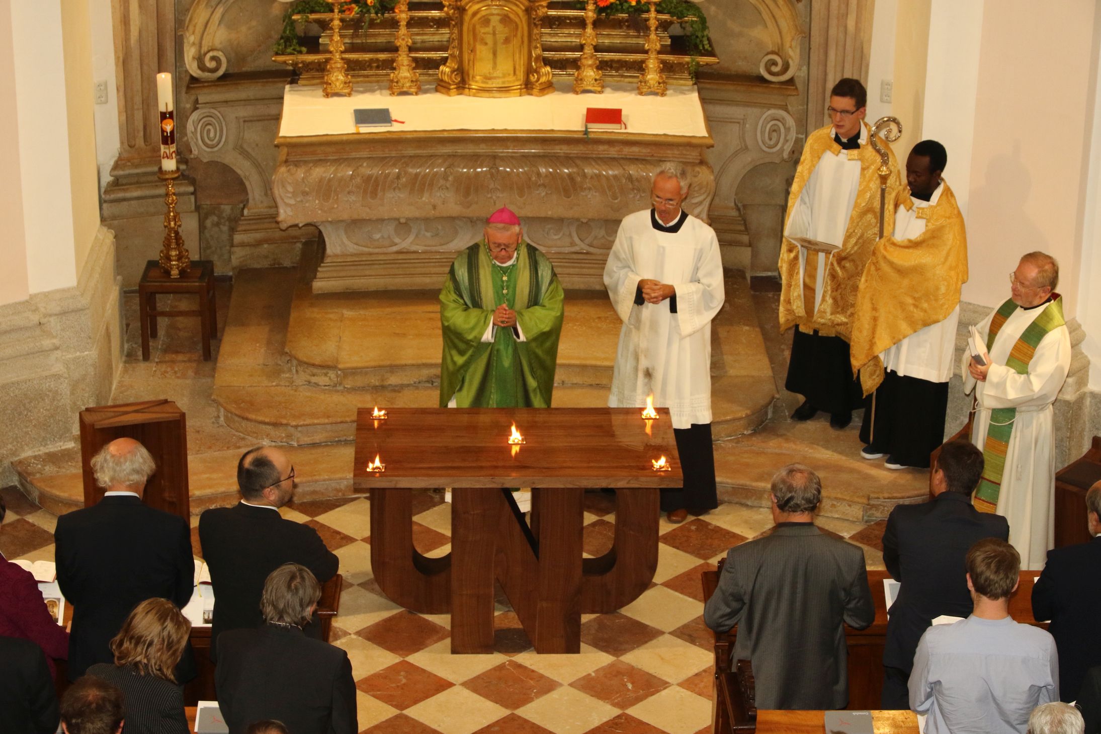Altarweihe Priesterseminarkirche 2015
