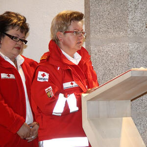 Segnung des neuen Rettungsautos für Tansania