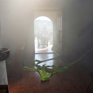 Restnebel im Kirchenraum