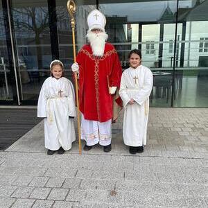 Nikolaus und Helferlein