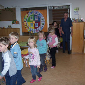Pfarrers Geburtstag im Kindergarten