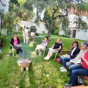 Pfingstfeuer im Pfarrgarten