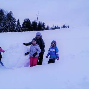 Schneespaß mit den Minis