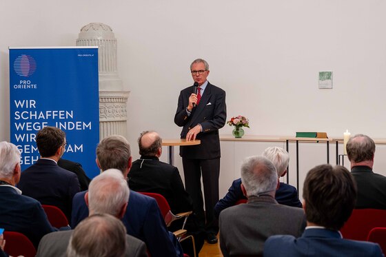 Ökumene Empfang 2026 / © Diözese Linz / Johannes Kienberger PRO ORIENTE Präsident Botschafter Dr. Clemens Koja