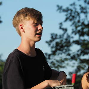 OLYMPUS DIGITAL CAMERA         