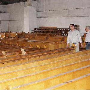Transport der Kirchenbänke von der Tischlerei Manigatterer zur Lagerhalle 13.07.2016