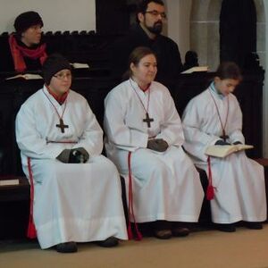 Jungmedizinerin als Ministrantin 