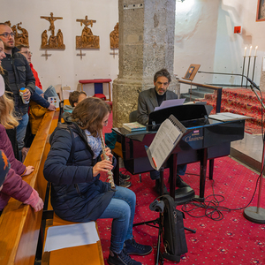 Der Christkönigssonntag 2022 stand ganz im Zeichen der MinistrantInnen: es wurde ihnen für den Dienst gedankt und zwei neue Minis wurden feierlich aufgenommen.