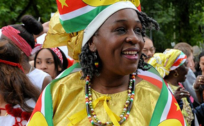 Frauen in Südamerikas kleinstem Staat Surinam.