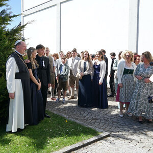 Fotoshooting mit dem Abt nach der Messe ;-)            