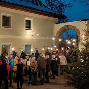 Adventmarkt der Pfarre