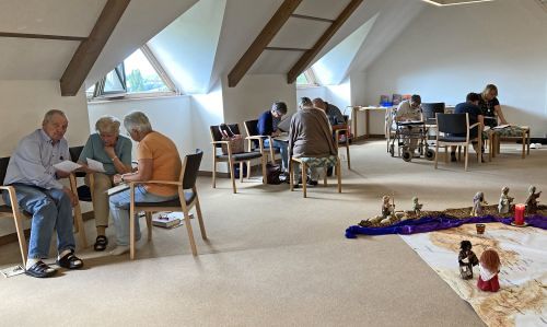 Bibel entdecken / Foto: Ingrid Penner Bibel entdecken