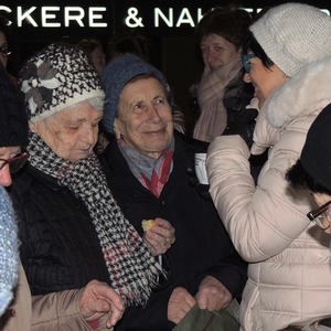 Jahresausklang mit Tee und Gebäck