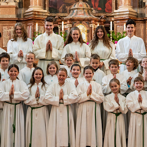 Familiengottesdienst mit Aufnahme der JS- und Ministrantenkinder vom Vorjahr