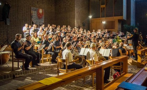 In der Pfarrkirche St. Josef in Wels-Pernau findet das Abschlusskonzert der Chorsingwoche statt.