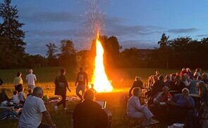 Sonnwendfeuer-Picknick in der Pfarrgemeinde Dörnbach