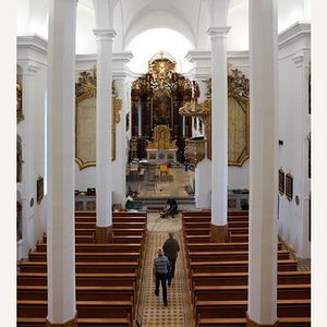 Die Bänke werden wieder montiert 17.09.2016