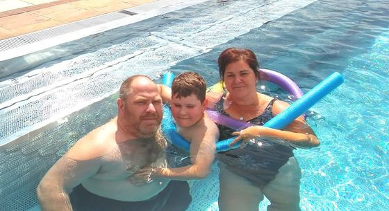 Familie Grafinger im Schwimmbad