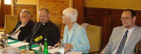 Pressekonferenz: Pühringer, Lederhilger, Putz, Marckhgott. © Diözese Linz