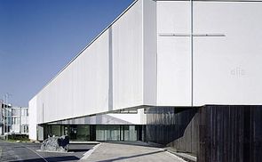 Solarcity - Seelsorgestelle Elia / Dekanatssekretariat Region Linz Kirche von aussen: Solarcity - Seelsorgestelle Elia