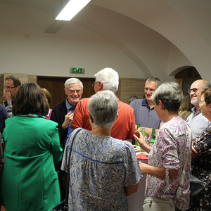 Beisammensein im Pfarrsaal