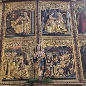 Reliefbilder ohne neugotische Übermalung