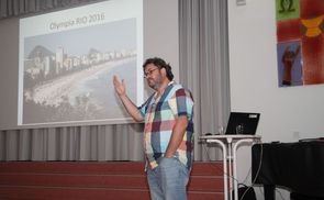 Thomas Bauer bei seinem Vortrag in Enns