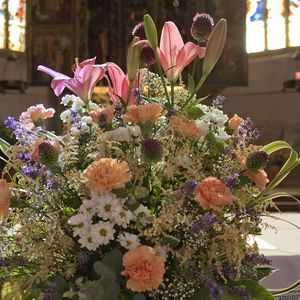 Bischof Manfred Scheuer feiert Sonntagsmesse in der Stadtpfarrkirche St. Stephan