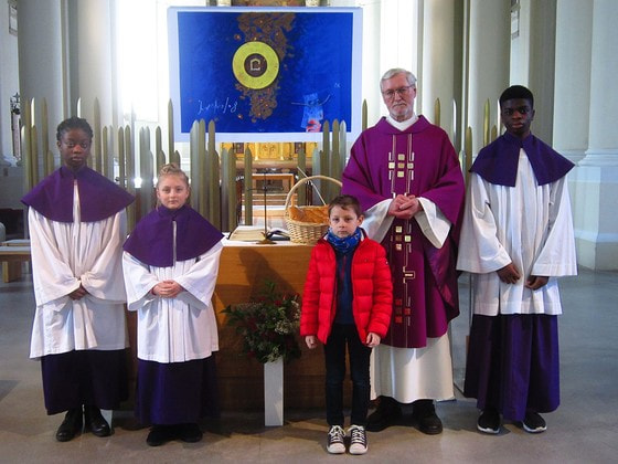 Gottesdienst mit MinistrantInnen und Pfarrer Zoidl                                