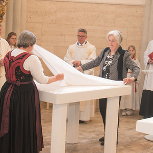 Altarweihe mit Bischof Manfred Scheuer