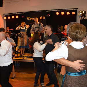 Gute Stimmung beim Ottnanger Pfarrball im Pfarrzentrum St. Stephanus