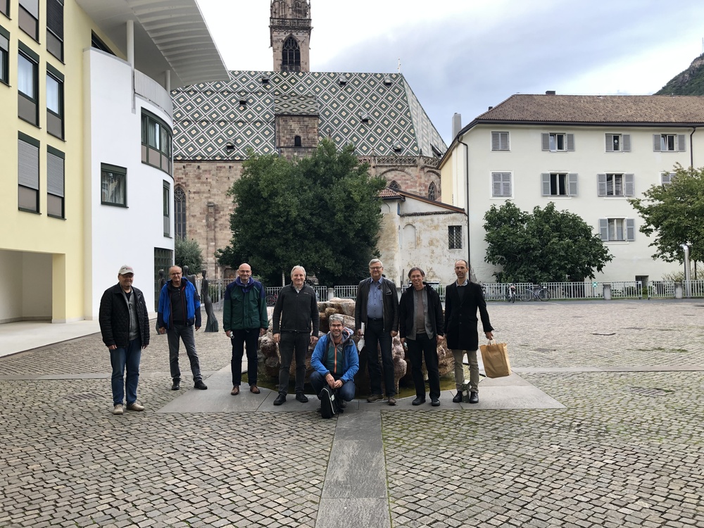 Diözesanauschuss der KMB Linz in Bozen vor dem Dom