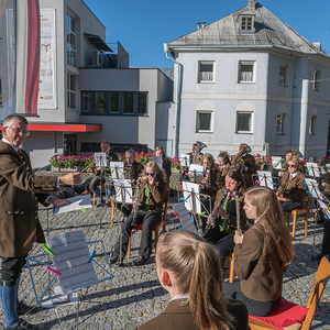 Erntedank Feier in der Pfarre Kirchdorf/Krems mit Pfarrer P. Severin Kranabitl am KirchenplatzFoto: Jack Haijes 