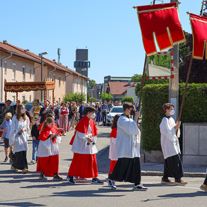 Prozession durchs Pfarrgebiet