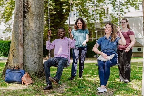 Klara Etzelstorfer, Frater Benedikt Pianzi (Studierende an der KU Linz), Sigrid Rettenbacher (Hochschullehrerin an der Privaten Pädagogischen Hochschule der Diözese Linz und an der University of Portland, USA) und Adela Muchova (Assistenz-Professorin