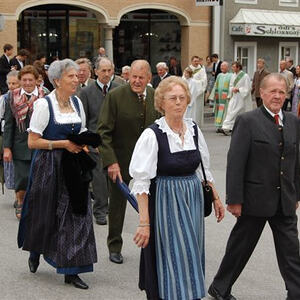 Trachtensonntag mit Ehejubilaren
