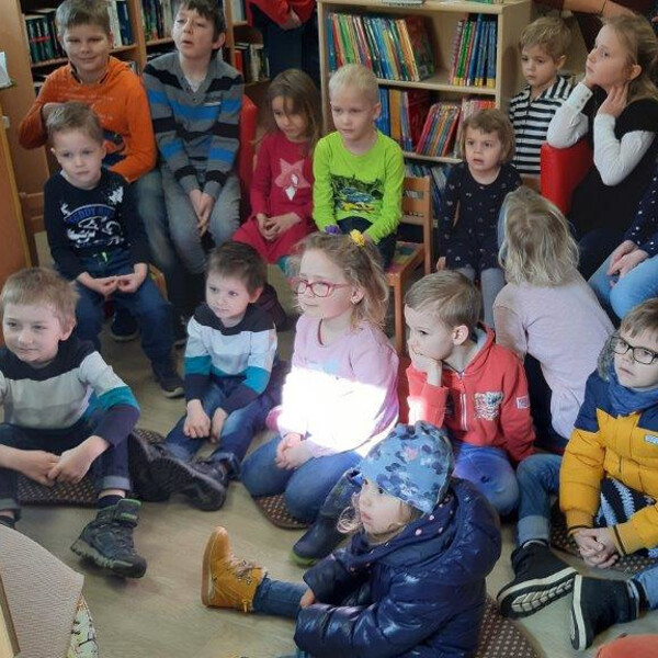 Büchereicafe mit Kamishibai