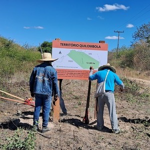 Diakon Martin Mayr steht in der Diözese Barreiras / Brasilien der Organisation 10envolvimento vor. Diese gehört zu den wenigen NGO’s, die einer stetigen Arbeit zur sozial gerechten und ökologisch vernünftigen Entwicklung in West-Bahia nachgehen.