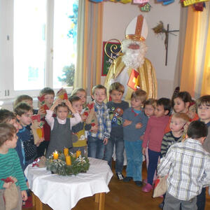 Kindergarten bereitet sich auf Weihnachten vor
