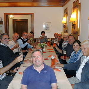 Gemütliche Runde im Gasthof David Jungmair